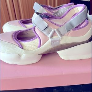 New In Box (NIB) Kate Spade Cloud Cutout Sneakers